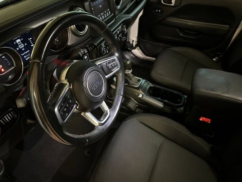 Certified 2020 Jeep Wrangler Unlimited Sahara w/ Safety Group image 9