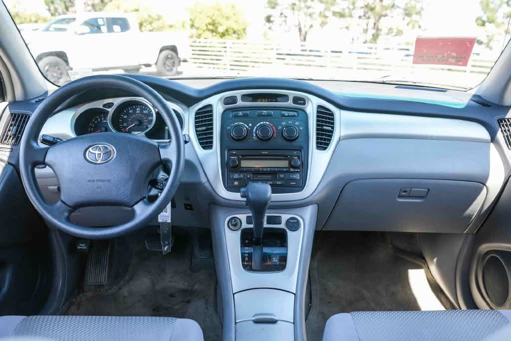 Used 2006 Toyota Highlander 2WD w/ 3rd Row image 12