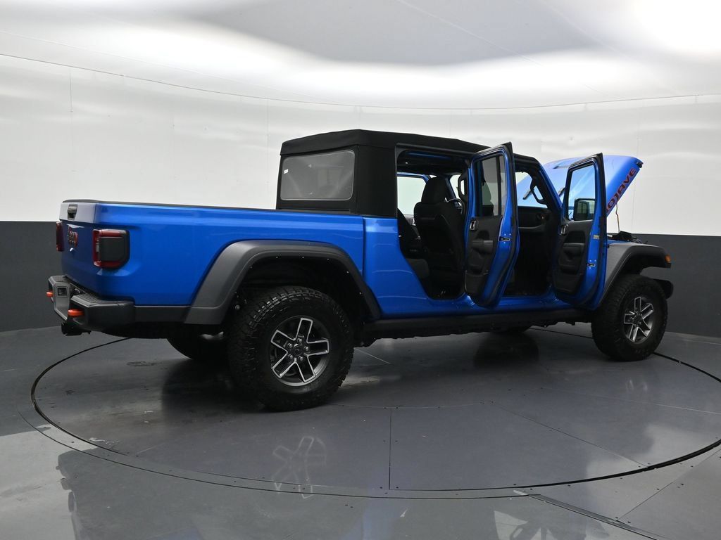 Used 2024 Jeep Gladiator Mojave AWD/4WD image 32