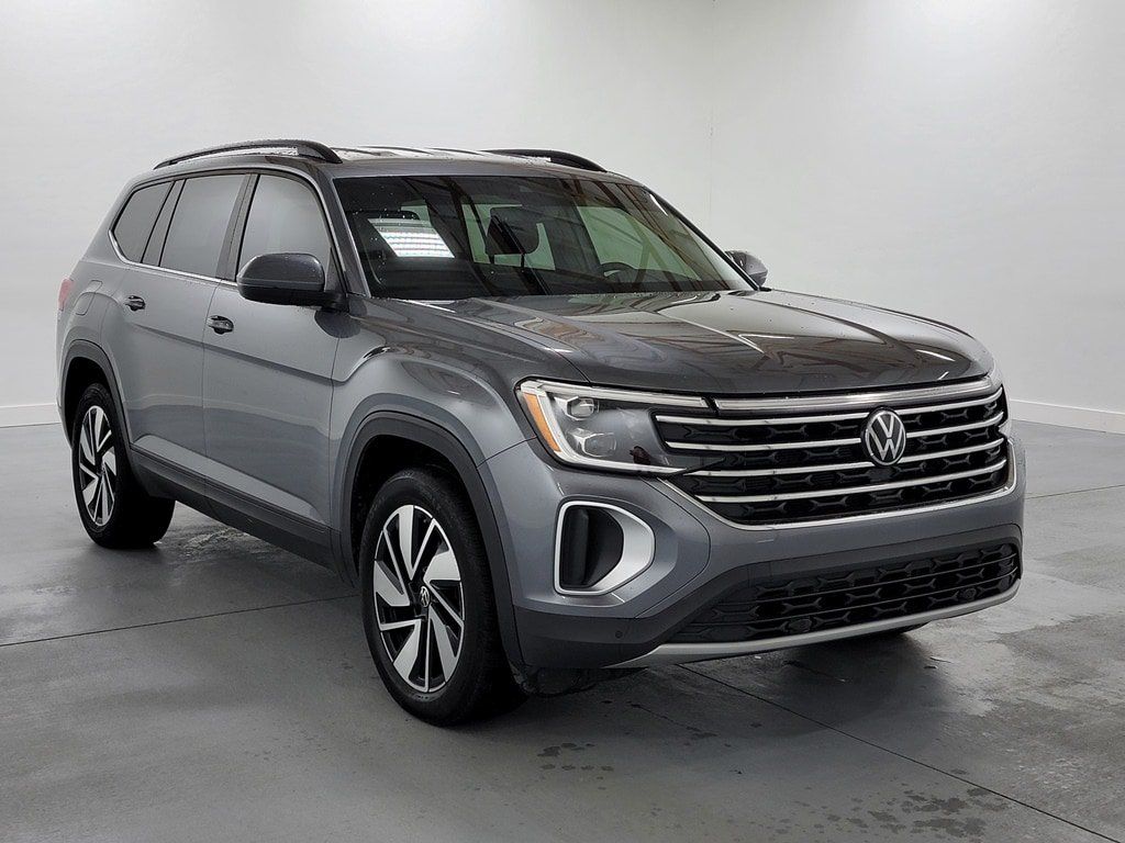 Used 2024 Volkswagen Atlas SE AWD/4WD image 2