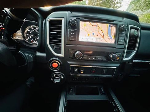 Used 2019 Nissan Titan SV w/ SV Convenience Package image 40
