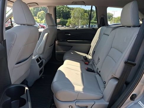 Used 2016 Honda Pilot Touring image 17