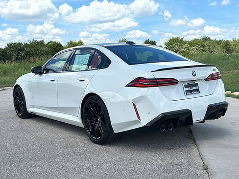 New 2026 BMW M5 w/ Carbon Package image 6