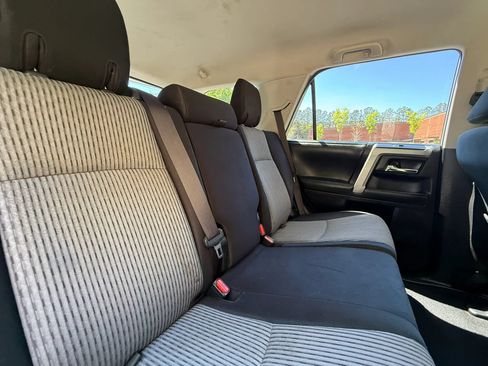 Used 2015 Toyota 4Runner SR5 AWD/4WD image 22