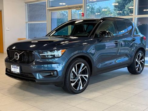 Used 2022 Volvo XC40 T5 R-Design w/ Advanced Package AWD/4WD image 4