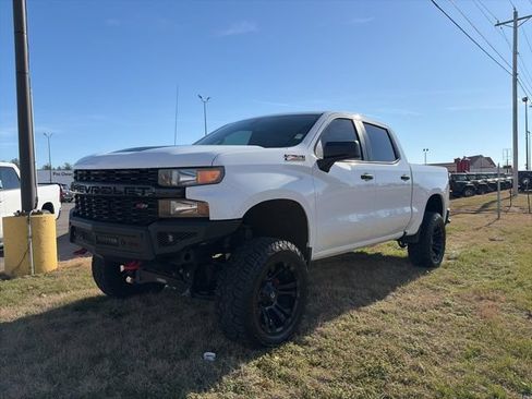 Used 2020 Chevrolet Silverado 1500 Custom Trail Boss w/ Custom Convenience Package AWD/4WD image 2