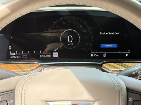 Certified 2021 Cadillac Escalade Premium Luxury Platinum AWD/4WD image 29