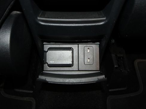 Used 2022 Mercedes-Benz GLB 250 4MATIC image 28