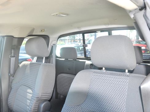 Used 2006 Nissan Frontier SE w/ (P01) Power Pkg RWD image 13