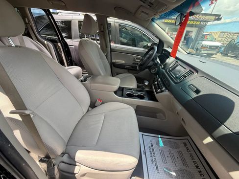 Used 2021 Kia Sedona LX FWD image 5