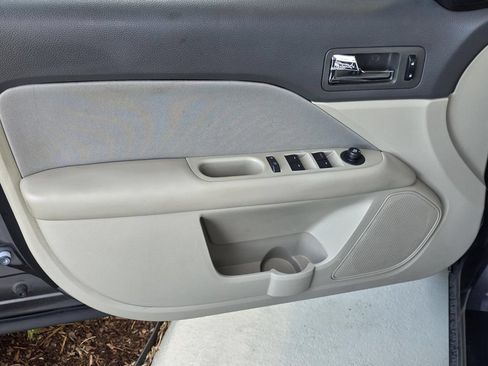 Used 2012 Ford Fusion SE FWD image 24