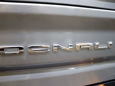 Used 2024 GMC Sierra 2500 Denali w/ Denali Reserve Package image 29