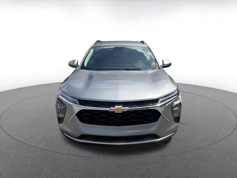 Used 2025 Chevrolet Trax LT w/ LT Convenience Package image 5