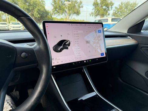 Used 2018 Tesla Model 3 Long Range image 21