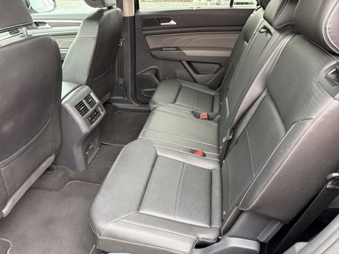 Used 2023 Volkswagen Atlas SE w/ Black Wheel Package image 24