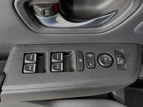 Used 2023 Honda Pilot Touring image 26