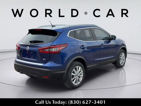Used 2021 Nissan Rogue Sport SV image 3