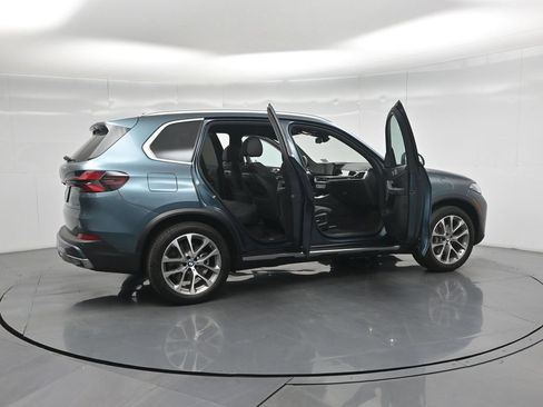 Used 2024 BMW X5 sDrive40i w/ Premium Package RWD image 4