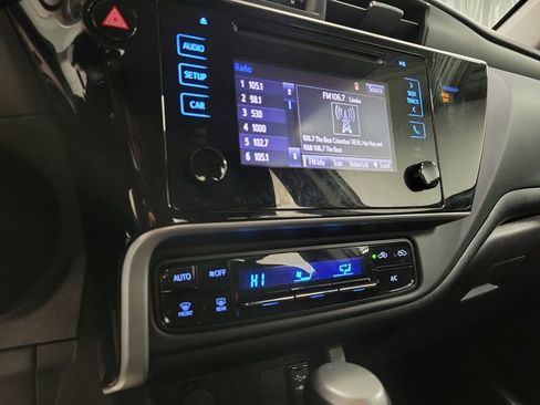 Used 2018 Toyota Corolla LE image 14