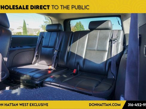 Used 2011 Chevrolet Suburban LT image 22