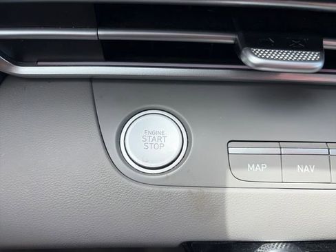 Used 2024 Hyundai Elantra SEL FWD image 24