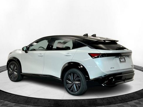 New 2025 Nissan Ariya Platinum image 3