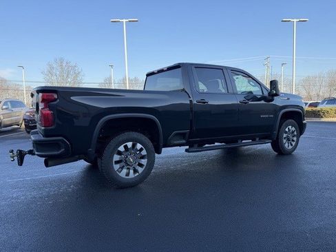 Used 2024 Chevrolet Silverado 2500 Custom w/ Custom Value Package image 7