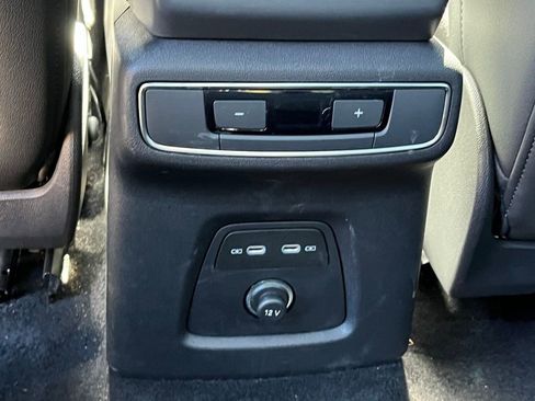 Used 2024 Audi Q4 e-tron Premium Plus w/ Premium Plus image 28