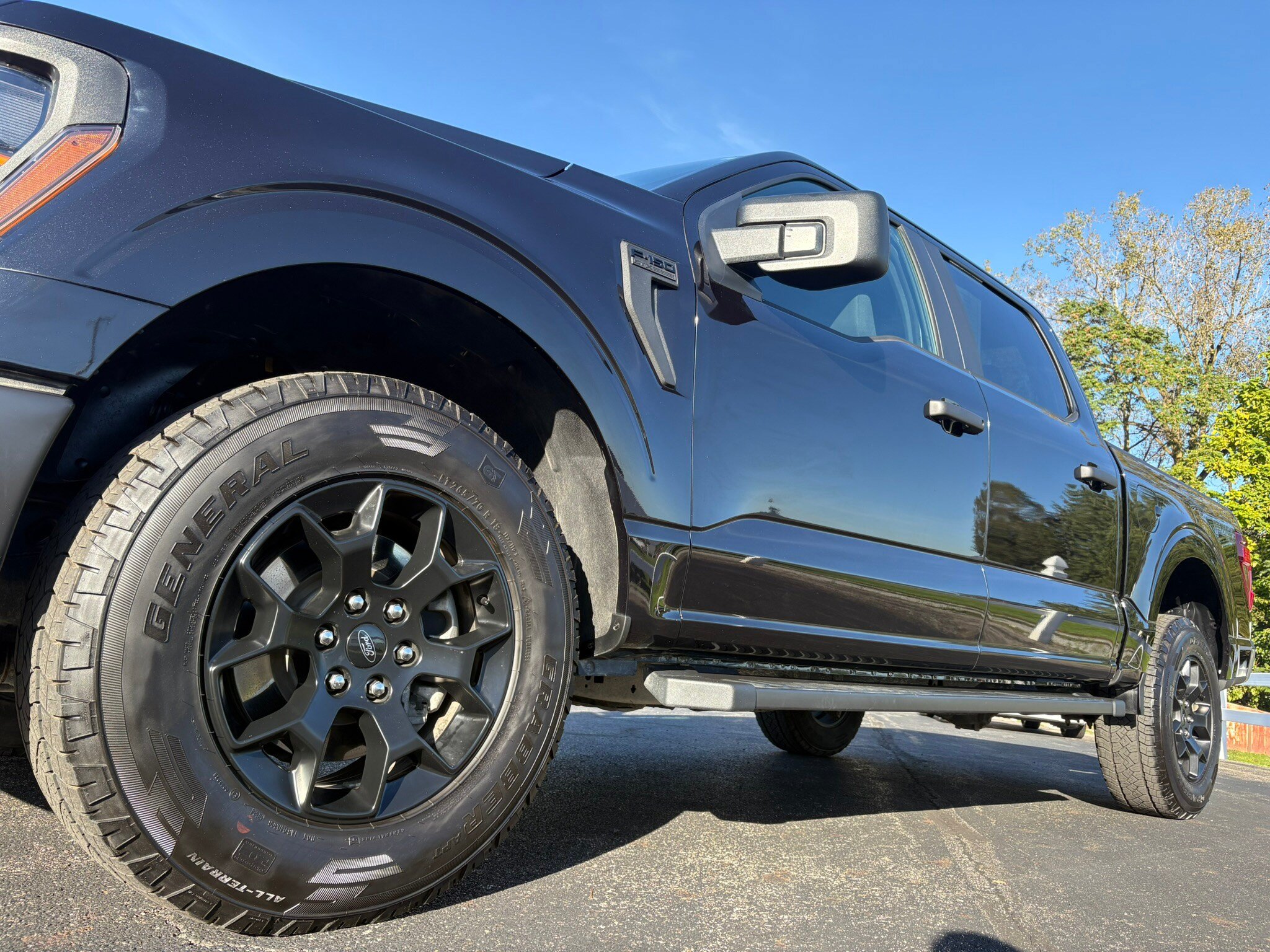 Used 2025 Ford F150 STX w/ Equipment Group 201A FX4 AWD/4WD image 4