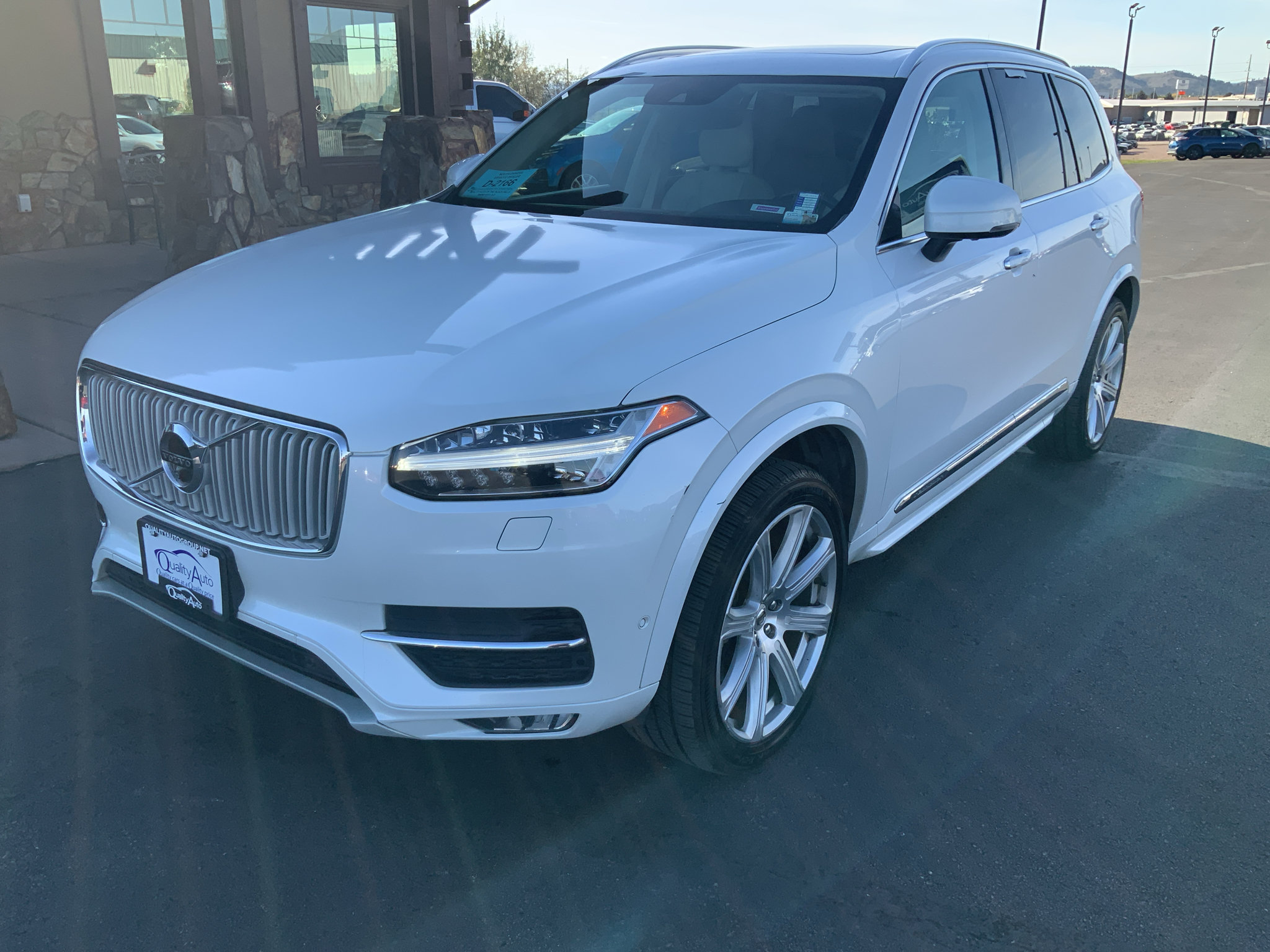 Used 2018 Volvo XC90 T6 Inscription w/ Convenience Package AWD/4WD image 2