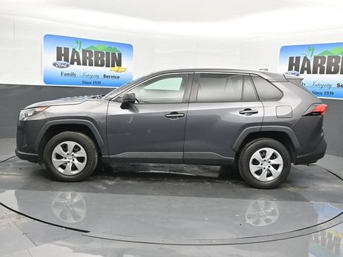 Used 2022 Toyota RAV4 LE FWD image 2