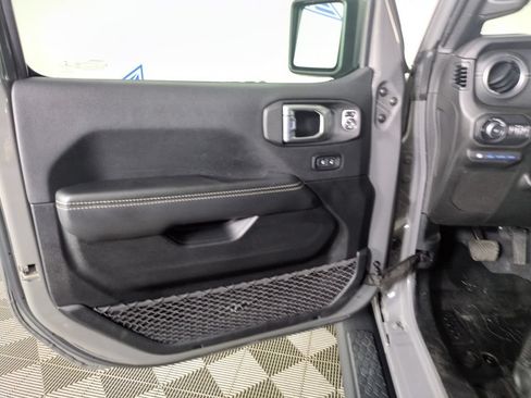 Used 2021 Jeep Wrangler Unlimited Sahara w/ Cold Weather Group AWD/4WD image 10
