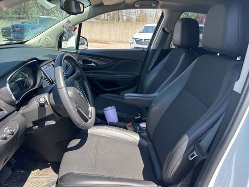 Used 2022 Buick Encore Preferred w/ Safety Package AWD/4WD image 9