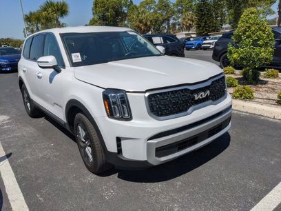 Certified 2025 Kia Telluride LX