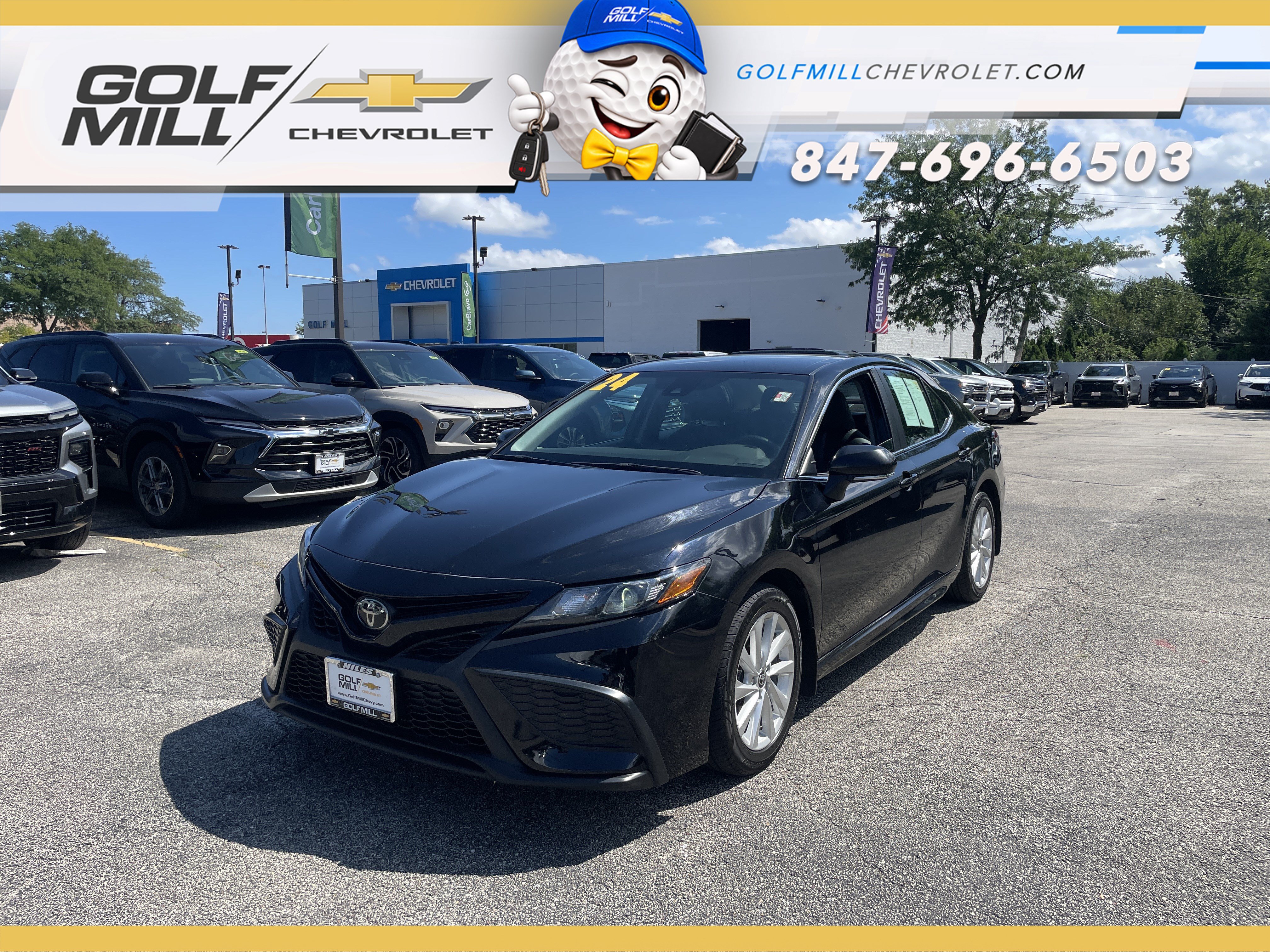 Used 2024 Toyota Camry SE FWD image 1