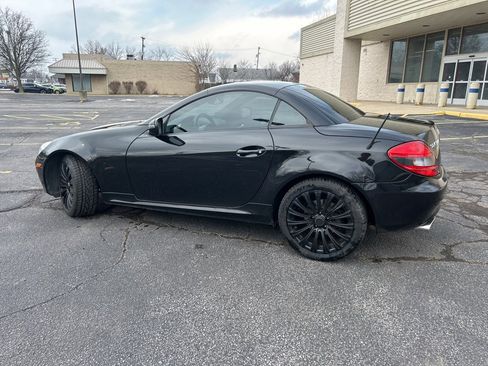 Used 2009 Mercedes-Benz SLK 300 image 4