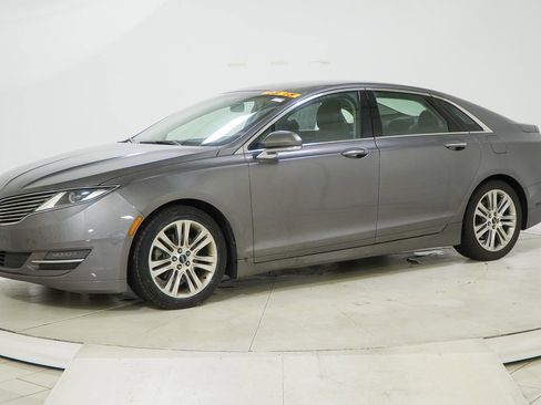 Used 2014 Lincoln MKZ image 4