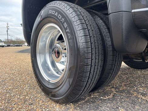 Used 2020 GMC Sierra 3500 Denali w/ Denali Ultimate Package image 19