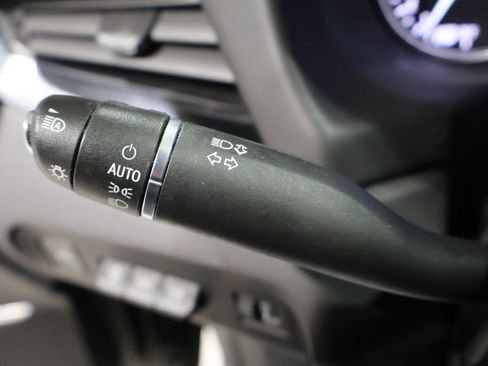 Used 2023 Buick Enclave Avenir w/ Avenir Technology Package image 44