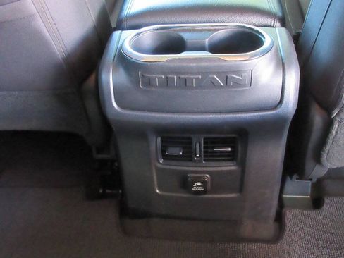 Used 2017 Nissan Titan SV RWD image 30
