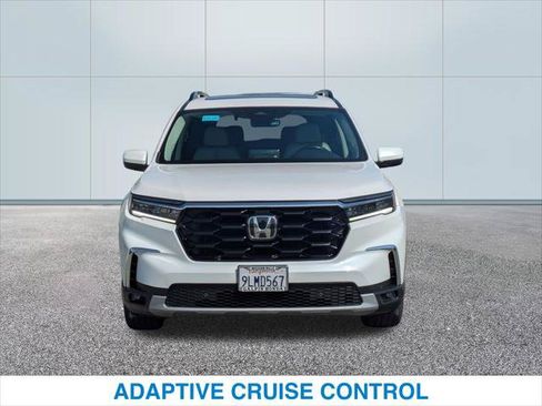 Certified 2024 Honda Pilot Touring image 3