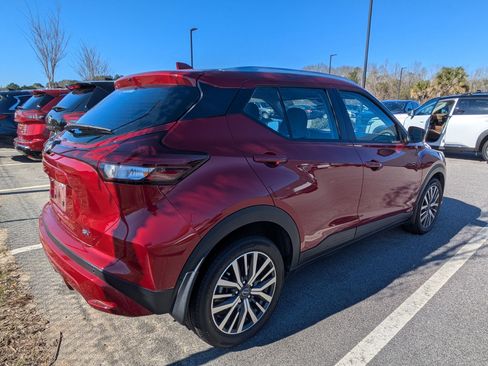 Certified 2023 Nissan Kicks SV image 6