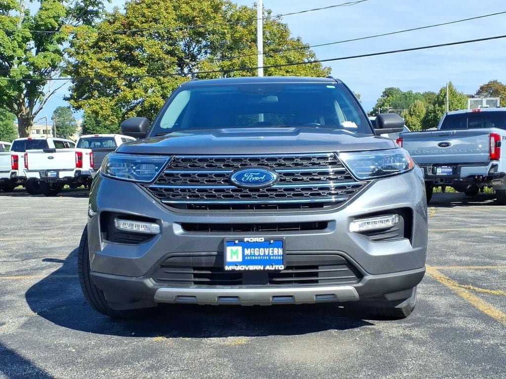 Used 2022 Ford Explorer XLT w/ Equipment Group 202A AWD/4WD image 3