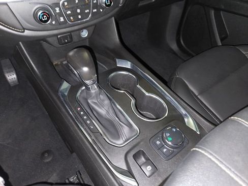 Used 2022 Chevrolet Traverse LT AWD/4WD image 19