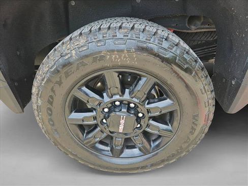 Used 2025 GMC Sierra 2500 AT4 AWD/4WD image 9