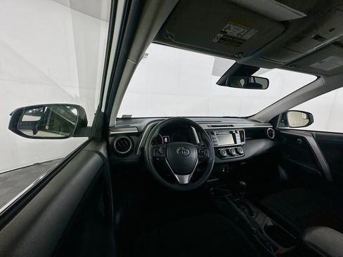 Used 2017 Toyota RAV4 LE image 18