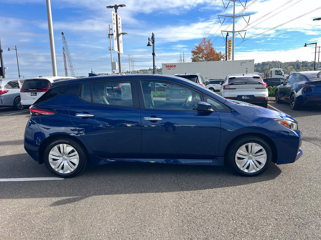 Used 2025 Nissan Leaf S FWD image 4
