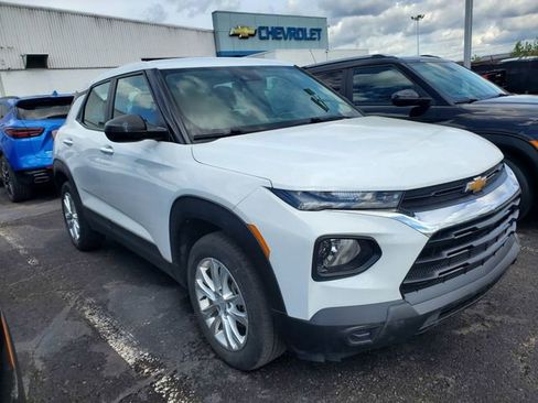 Used 2023 Chevrolet TrailBlazer LS AWD/4WD image 1