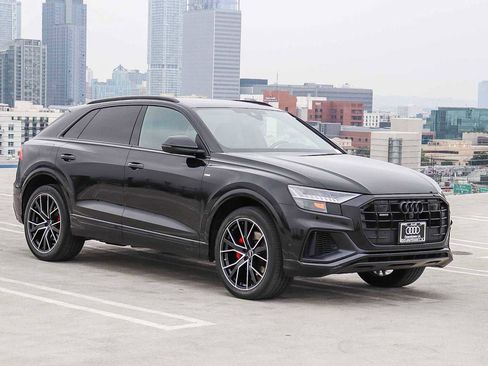 Used 2023 Audi Q8 Premium Plus w/ Premium Plus Package AWD/4WD image 3