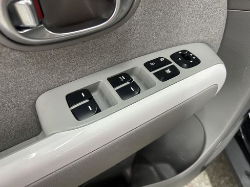 Used 2017 Kia Soul EV image 10